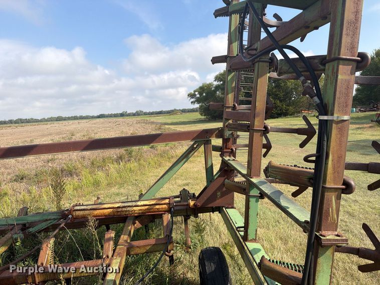 image for item EG6370 John Deere 1000 field cultivator