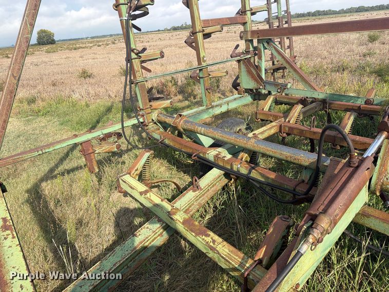 image for item EG6370 John Deere 1000 field cultivator