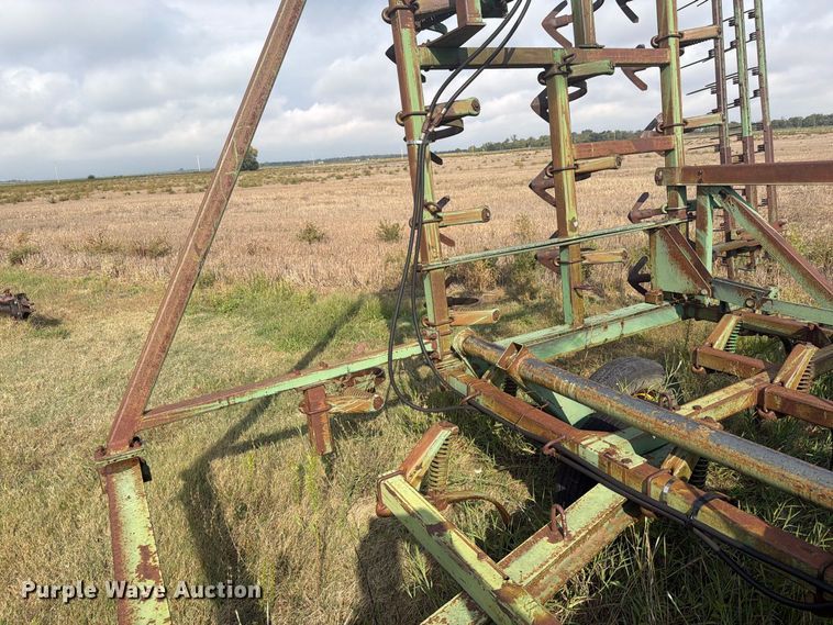 image for item EG6370 John Deere 1000 field cultivator