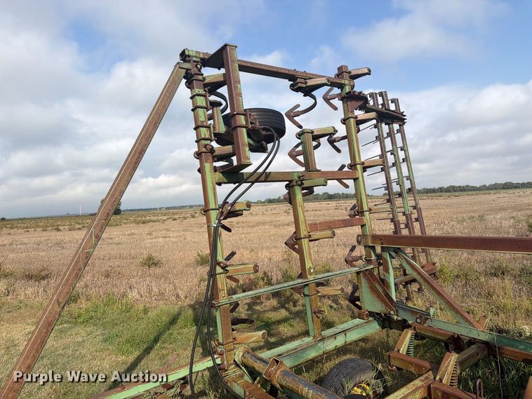 image for item EG6370 John Deere 1000 field cultivator