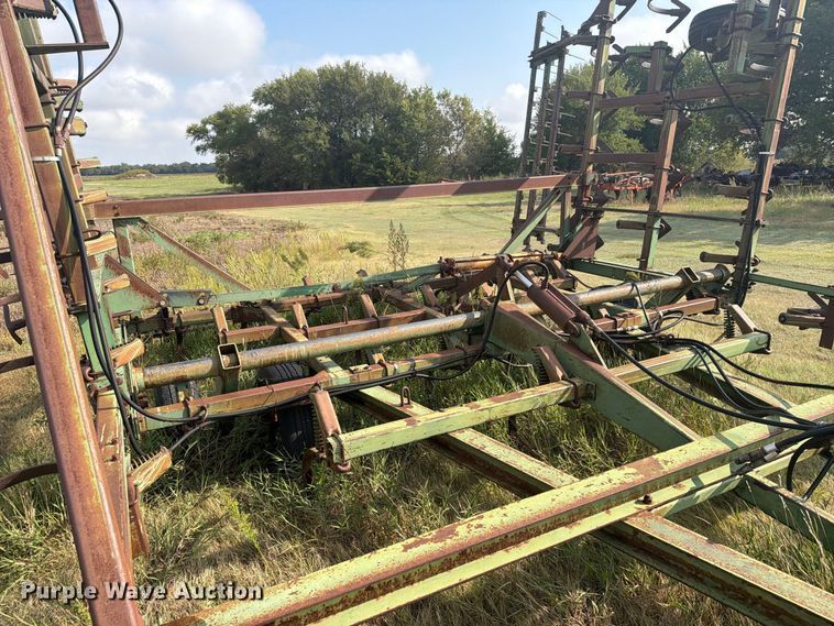 image for item EG6370 John Deere 1000 field cultivator