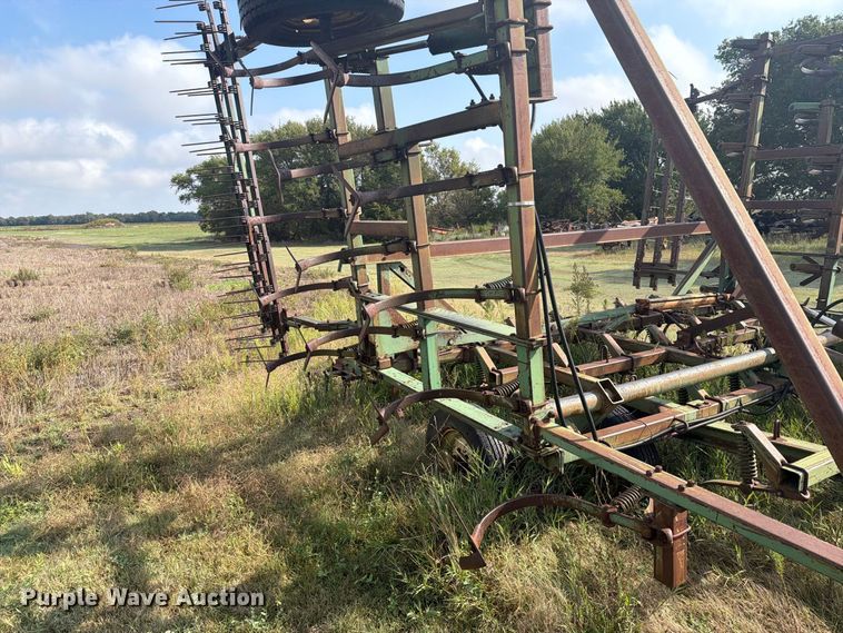 image for item EG6370 John Deere 1000 field cultivator