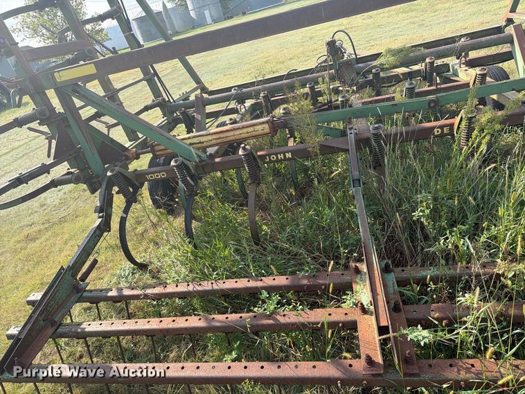 image for item EG6370 John Deere 1000 field cultivator