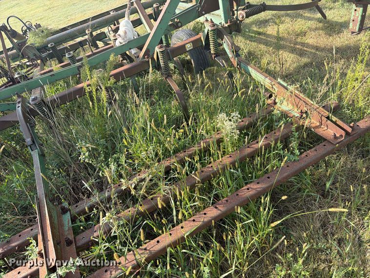 image for item EG6370 John Deere 1000 field cultivator