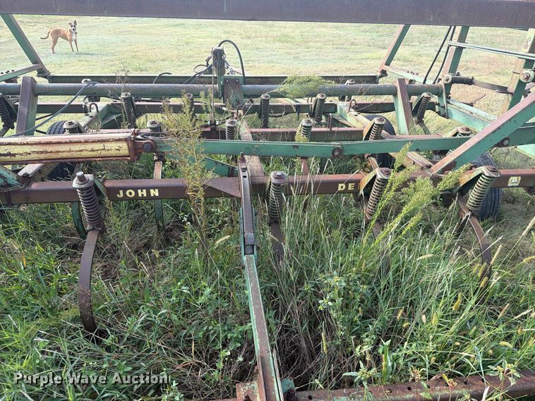 image for item EG6370 John Deere 1000 field cultivator
