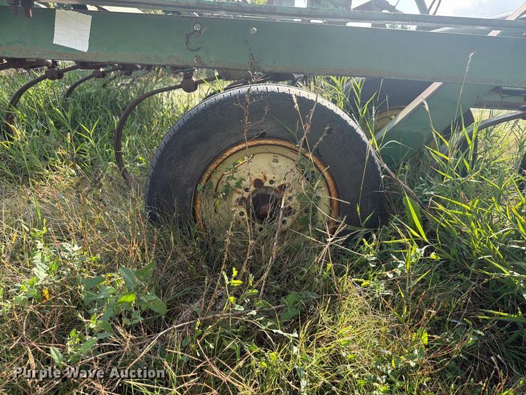 image for item EG6370 John Deere 1000 field cultivator