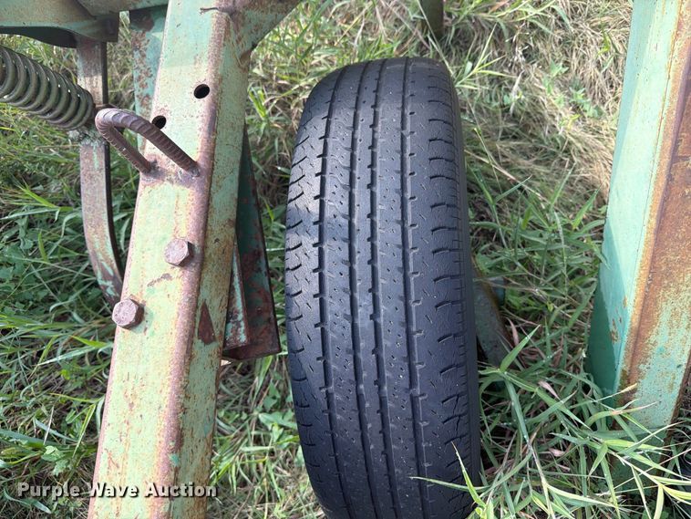 image for item EG6370 John Deere 1000 field cultivator