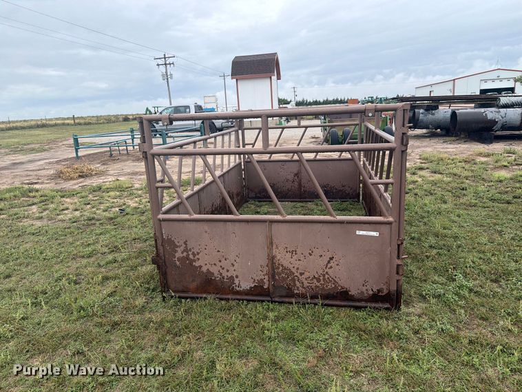 image for item EI7711 Hay bale feeder