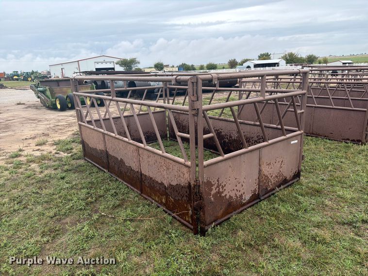 image for item EI7711 Hay bale feeder