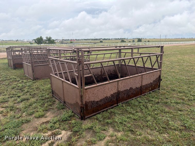 image for item EI7711 Hay bale feeder