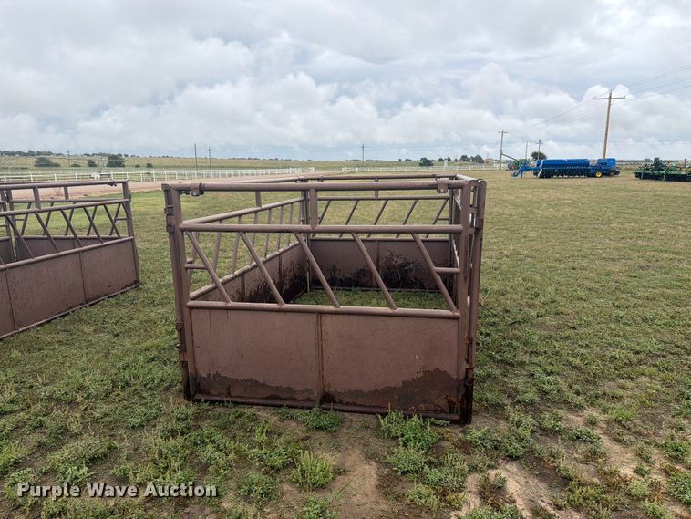 image for item EI7711 Hay bale feeder