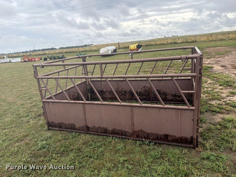 image for item EI7711 Hay bale feeder