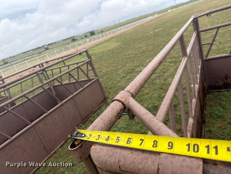 image for item EI7711 Hay bale feeder