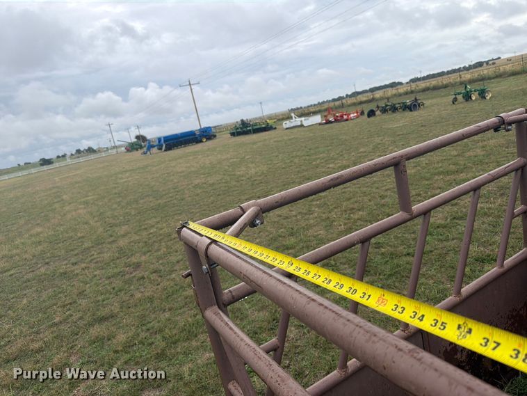 image for item EI7711 Hay bale feeder