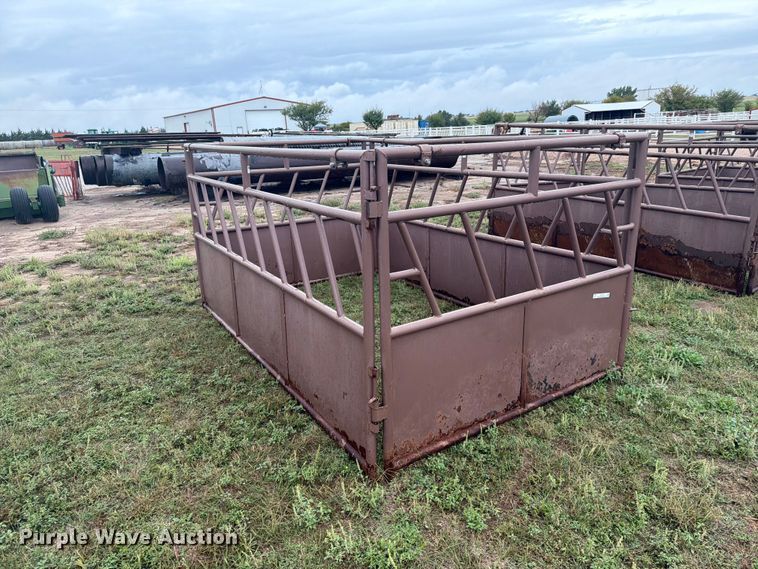 image for item EI7712 Hay bale feeder