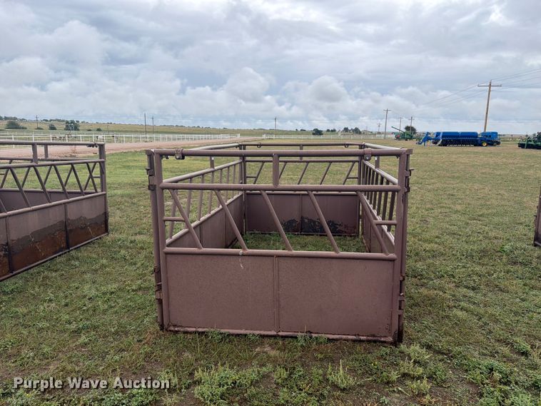 image for item EI7712 Hay bale feeder