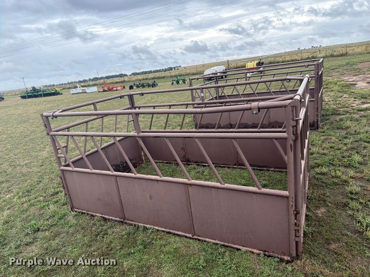 image for item EI7712 Hay bale feeder