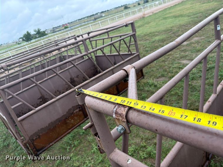 image for item EI7712 Hay bale feeder