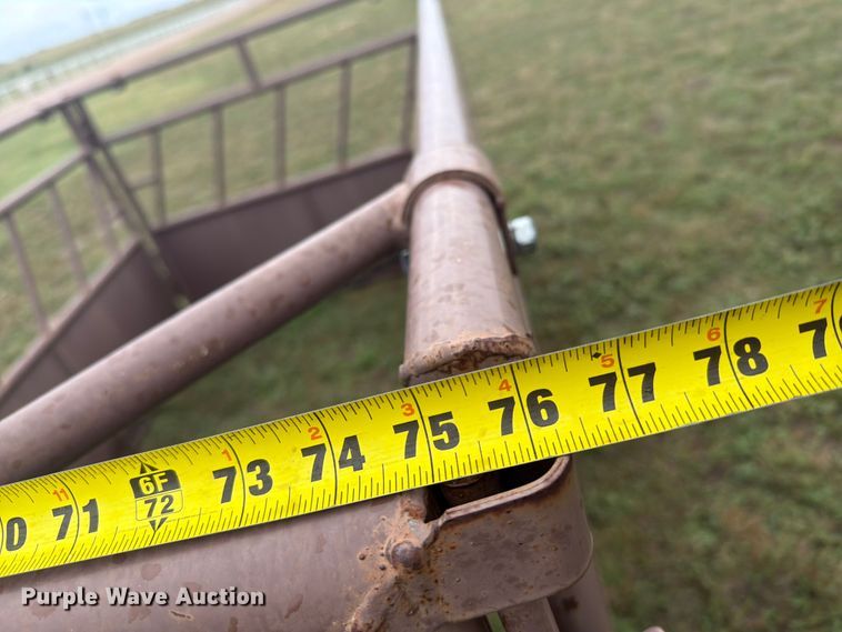 image for item EI7712 Hay bale feeder