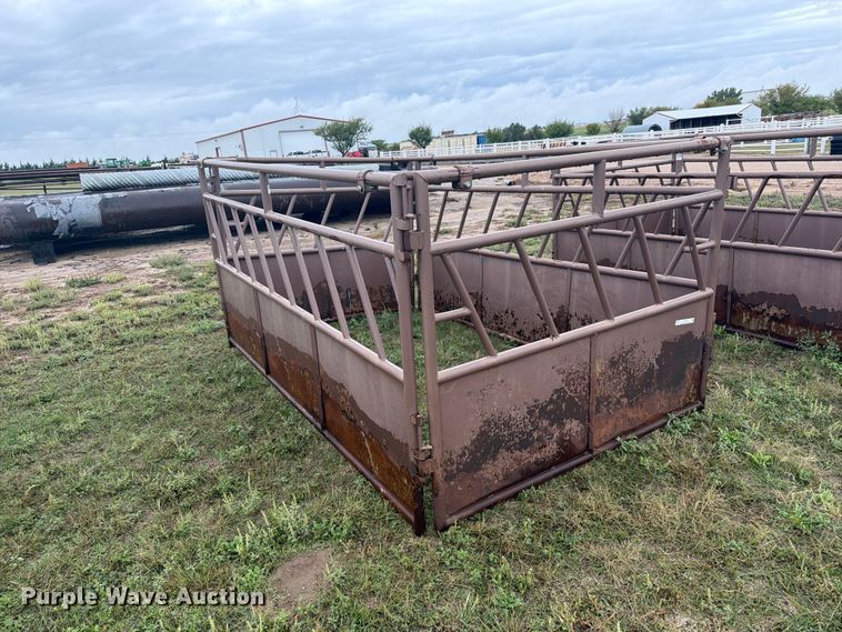 image for item EI7713 Hay bale feeder