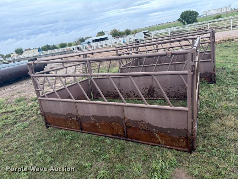 image for item EI7713 Hay bale feeder