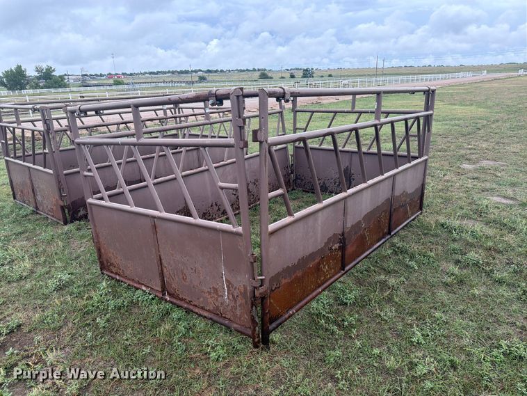 image for item EI7713 Hay bale feeder