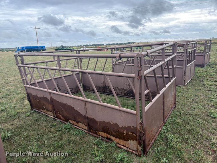 image for item EI7713 Hay bale feeder
