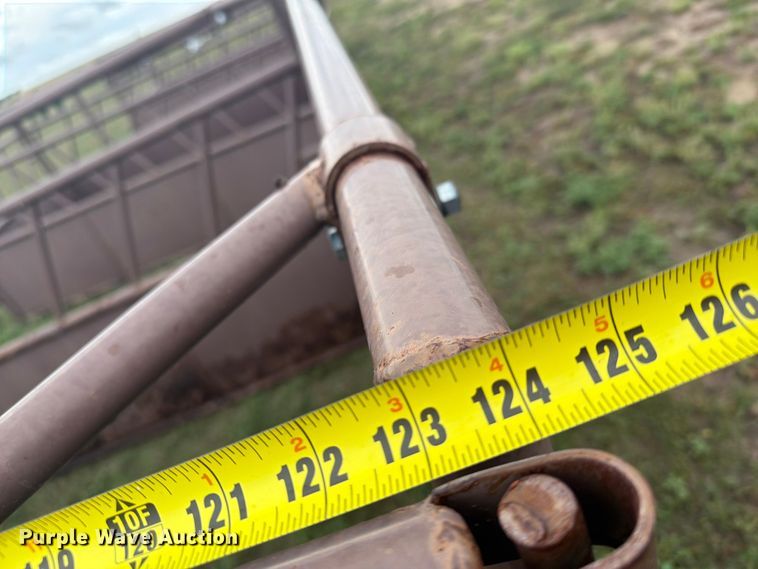 image for item EI7713 Hay bale feeder