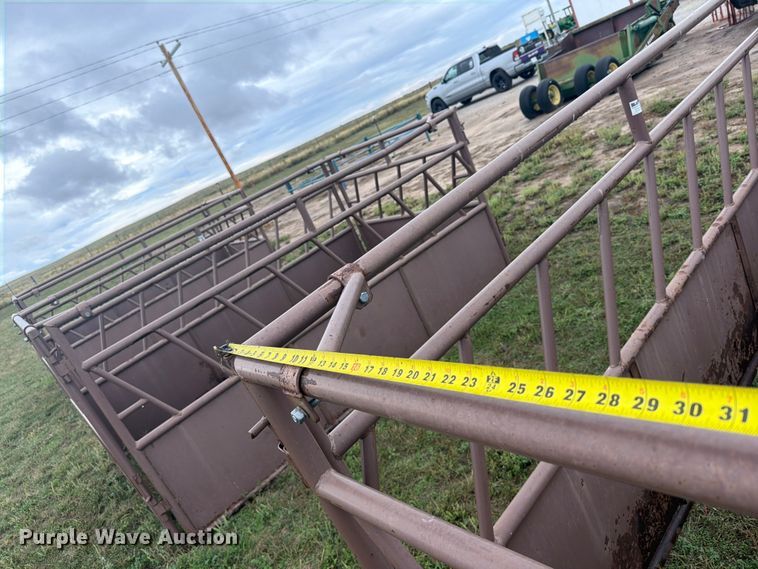 image for item EI7713 Hay bale feeder
