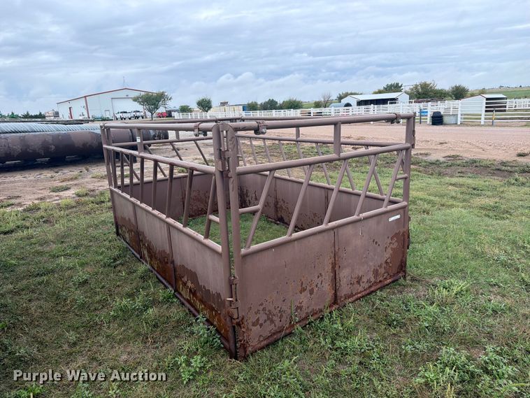 image for item EI7714 Hay bale feeder