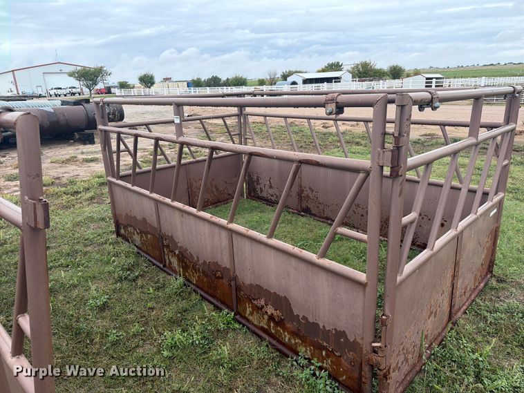 image for item EI7714 Hay bale feeder
