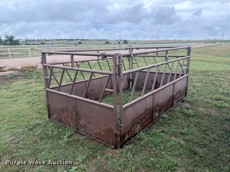 image for item EI7714 Hay bale feeder