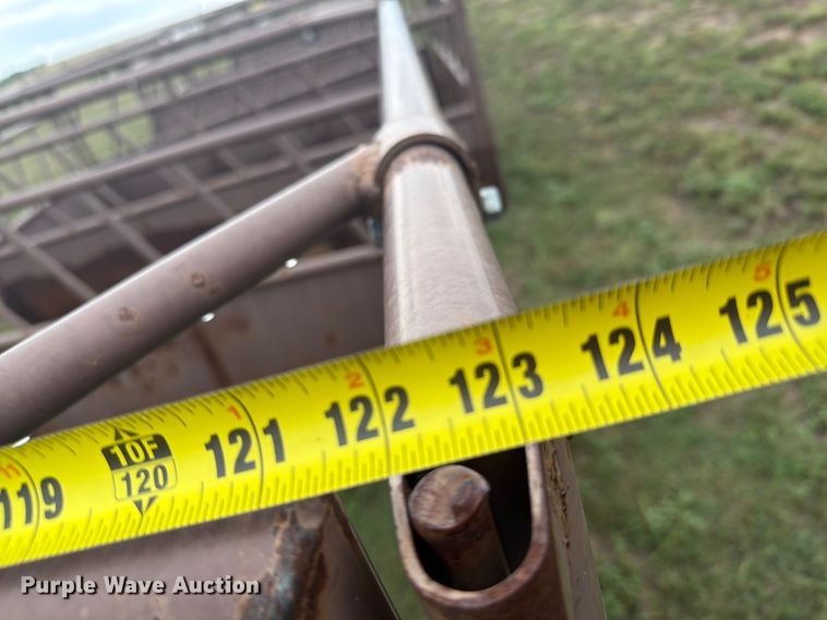 image for item EI7714 Hay bale feeder