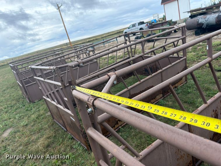 image for item EI7714 Hay bale feeder