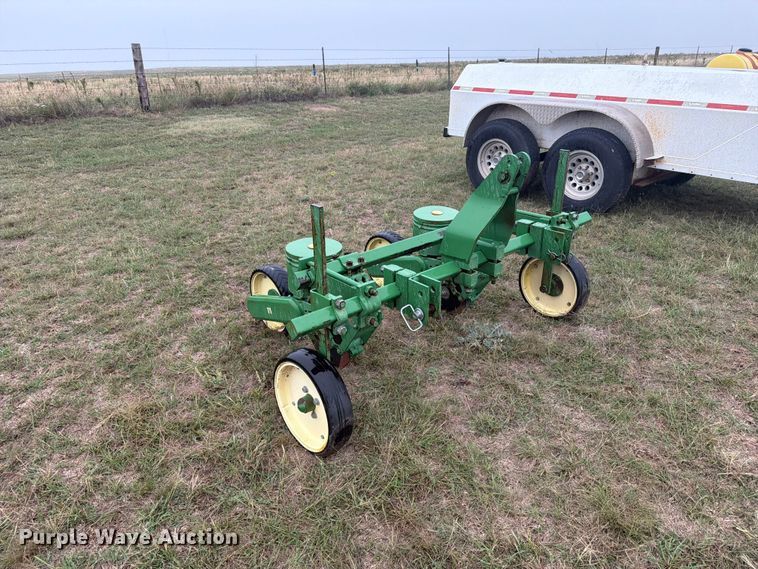 image for item EI7717 John Deere planter