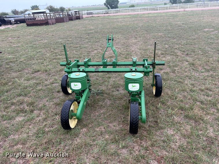 image for item EI7717 John Deere planter