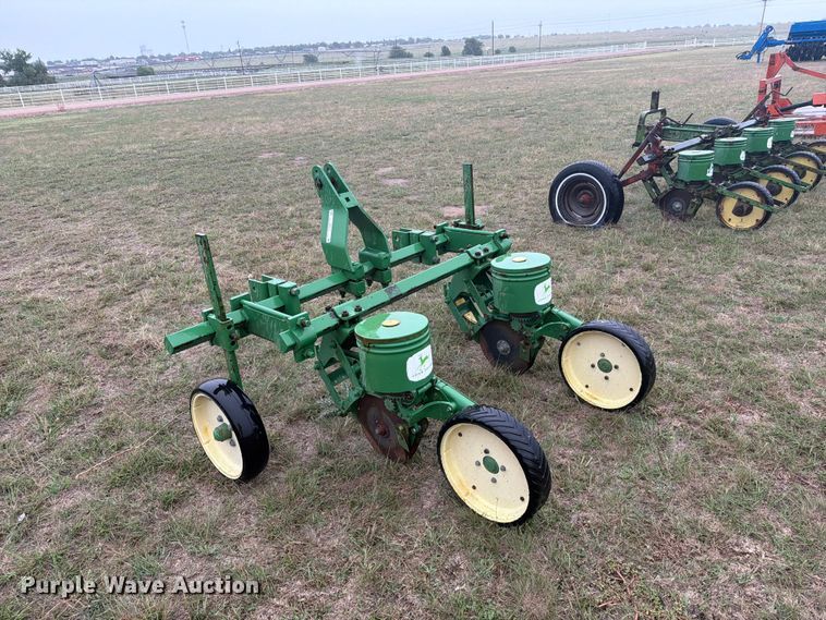 image for item EI7717 John Deere planter