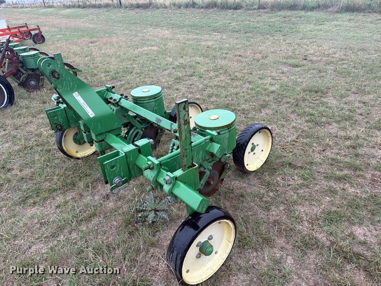 image for item EI7717 John Deere planter