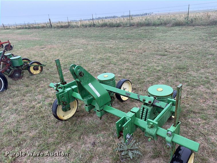 image for item EI7717 John Deere planter