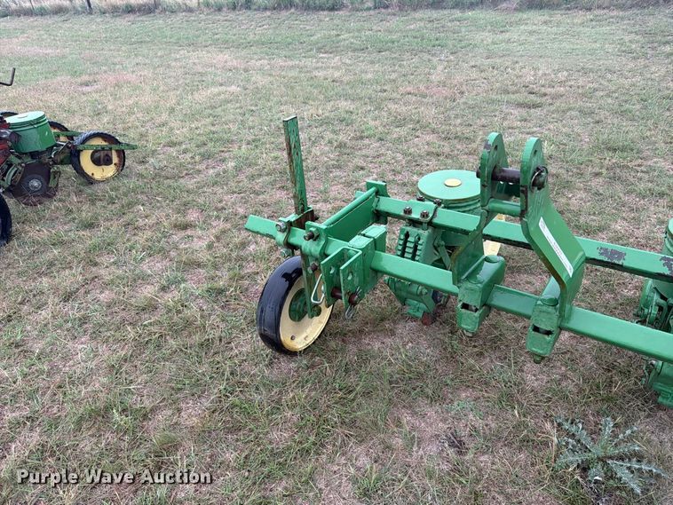 image for item EI7717 John Deere planter