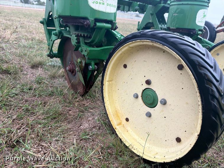 image for item EI7717 John Deere planter