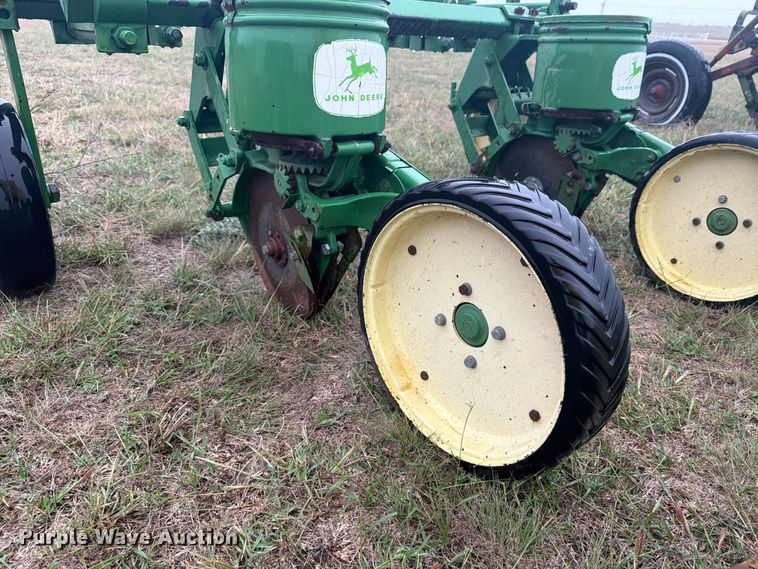 image for item EI7717 John Deere planter