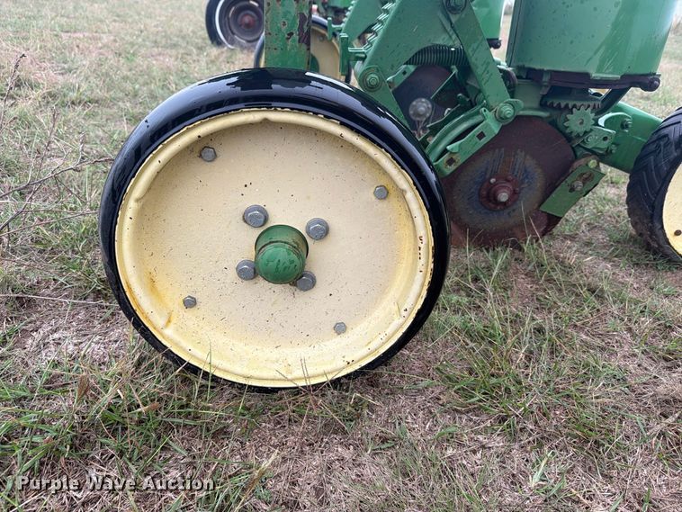 image for item EI7717 John Deere planter