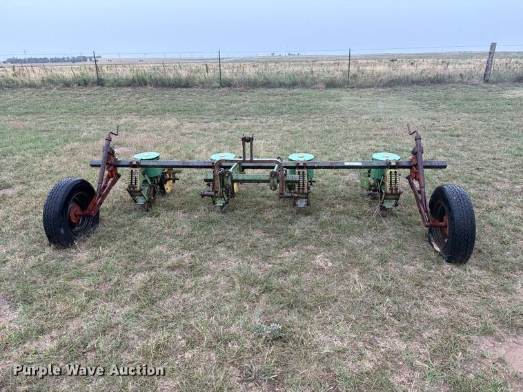 image for item EI7718 John Deere planter