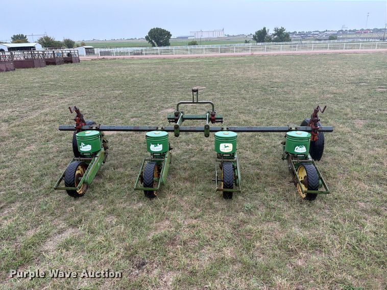 image for item EI7718 John Deere planter