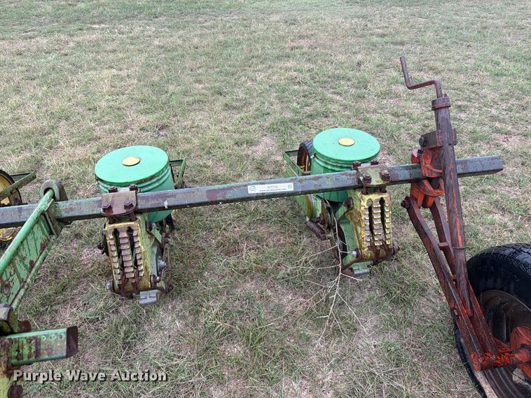 image for item EI7718 John Deere planter