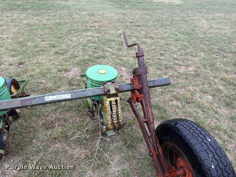 image for item EI7718 John Deere planter
