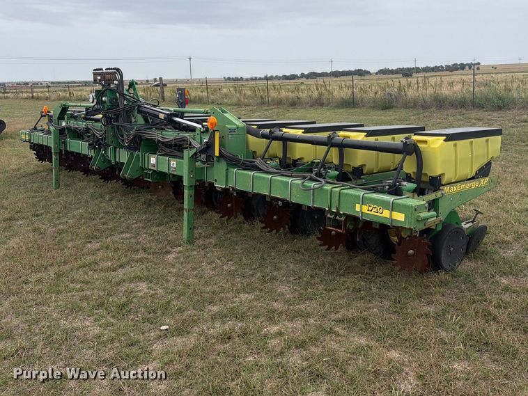 2011 John Deere 1720 planter