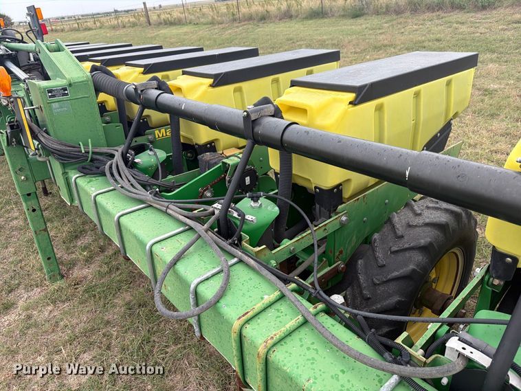 image for item EI7721 2011 John Deere 1720 planter