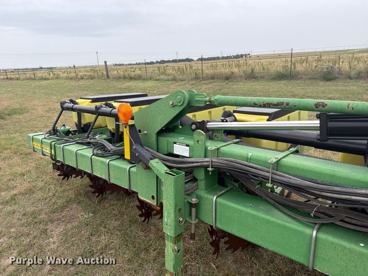 image for item EI7721 2011 John Deere 1720 planter